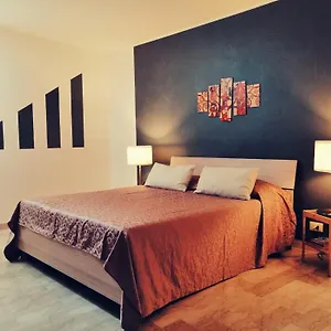 Liz House Caltagirone